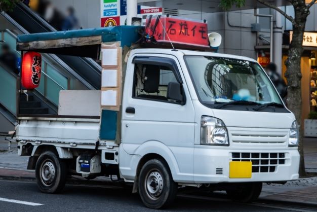 焼き芋の移動販売で営業許可不要って本当 開業に必要な情報とキッチンカーで成功する秘訣まとめ Myキッチンカー 移動販売車の製作 中古車販売 開業 出店サポート 移動販売車の製作 中古車販売 開業 出店サポート